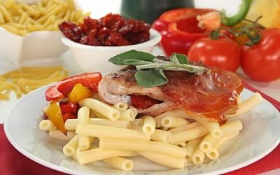 Saltimbocca mit Nudeln und gegrilltem Gemüse